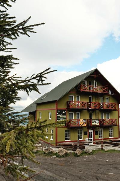 Στη φωτογραφία φαίνεται το αντικείμενο Robert Hotel που βρίσκεται στην πόλη Dragobrat.