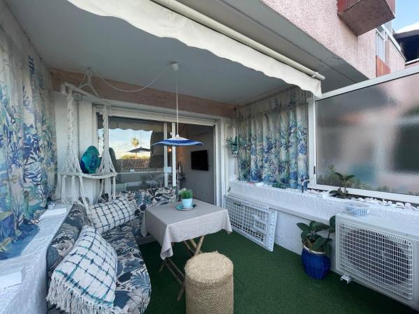 Studio with port view terrace with ACの写真1