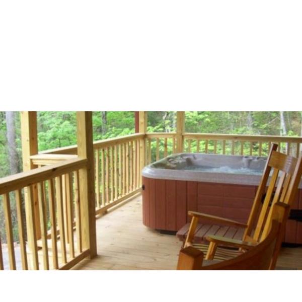 Treetops Cabin-peaceful 1br 20-acre Rural Retreat-hottub-wifi-near Asheville - North Carolina