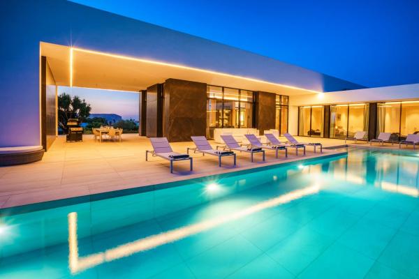 På billedet ses objektet Casa Julia - Luxury and modern 5 bedroom villa beliggende i byen Jávea.