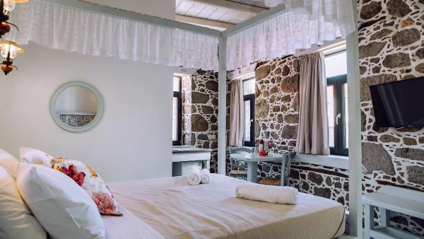 Na fotografii je vidět objekt Rodakas Rooms-Anthoula nacházející se ve městě Tsimándria.