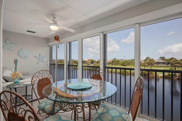 Gorgeous Spanish Cay Residence Steps To Beach - Sanibel, FL