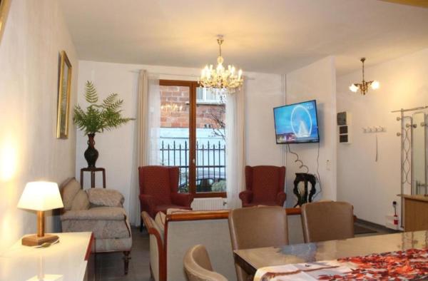 A la foto es mostra l'objecte NEW - Maison de charme à Saint-Denis Pleyel, 4 chambres, terrasse, calme, proche Paris et Stade de France situat a la ciutat de Saint-Denis.