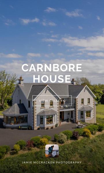 写真にはブッシュミルズ市にあるCarnbore House BnBが写っています。