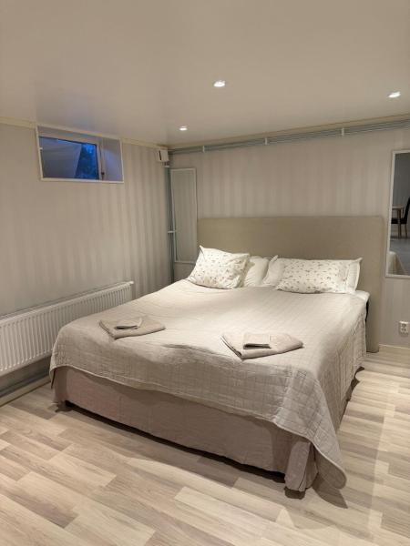 A la foto es mostra l'objecte Fredholmsvillan kärra situat a la ciutat de Säve.