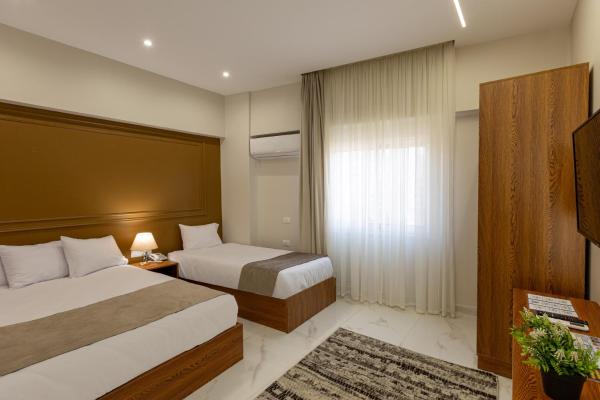 A la foto es mostra l'objecte East pyramids hotel situat a la ciutat de El Caire.