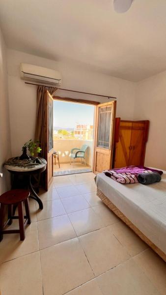 A la foto es mostra l'objecte Panoramic Studio situat a la ciutat de Dahab.