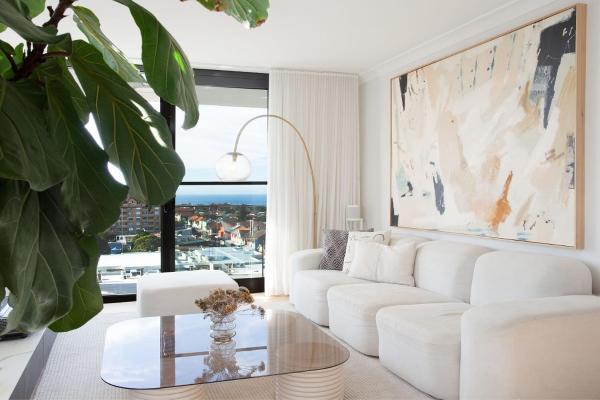 The Bondi Escape Isyd - Randwick