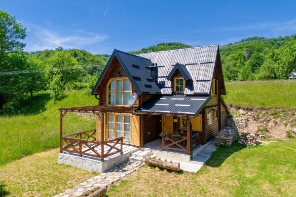 Na zdjęciu widoczny jest obiekt Anna's Mountain House położony w mieście Kolašin.