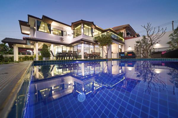 Phoenix Villa - Luxury Pool Villa With Entertainment Room - 15 Minutes From Walking Street - Pattaya