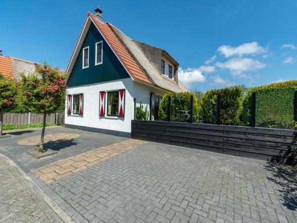Na zdjęciu widoczny jest obiekt Villa in Callantsoog near Beach and Sea położony w mieście Callantsoog.