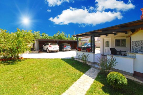 Nella foto è visibile l'oggetto Ferienhaus für 3 Personen ca 40 qm in Pula, Istrien Istrische Riviera situato nella città di Škatari.