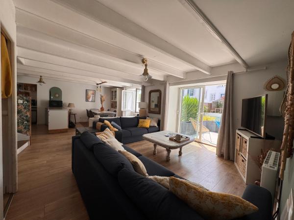 A la foto es mostra l'objecte Maison au coeur du port de Sauzon situat a la ciutat de Sauzon.