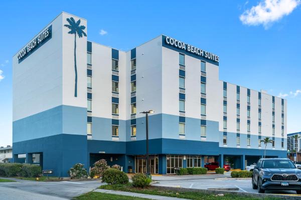 På billedet ses objektet Cocoa Beach Suites Hotel beliggende i byen Cocoa Beach.
