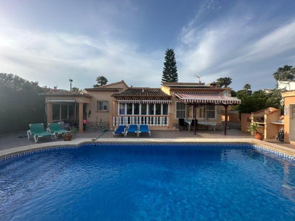 A la foto es mostra l'objecte Villa Melocotón situat a la ciutat de Calp.