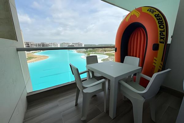 Na foto é possível ver o objeto Vista a Laguna de Kristal + Bote inflable localizado na cidade de Las Canoas.