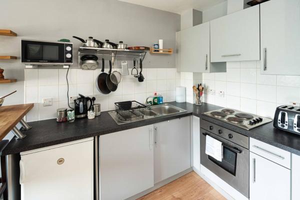 Zdjęcie 3: 2BD Flat by Common & Village - Wimbledon, Zone 3