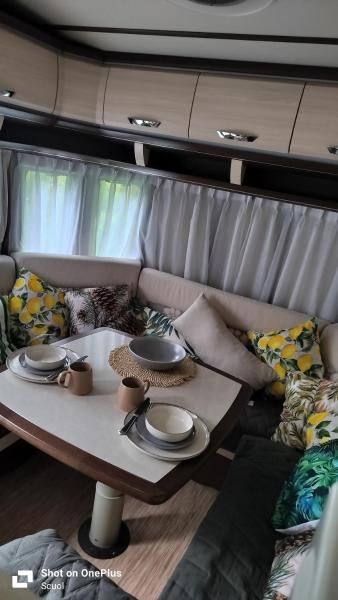 A la foto es mostra l'objecte White Pearl situat a la ciutat de Sent.