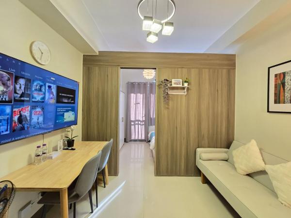 1BR Condotel with Balcony at FAME Residences #FM63-1, Манила