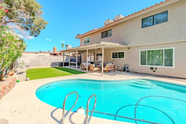 Na foto é possível ver o objeto Spacious Lux Estate l 8 mins to Strip localizado na cidade de Las Vegas.