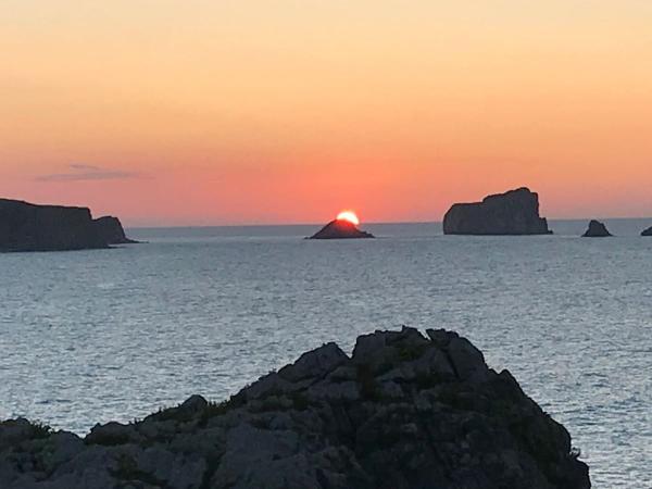 Na fotografii je vidět objekt Atico Amplio con vistas al mar en Mogro nacházející se ve městě Mogro.