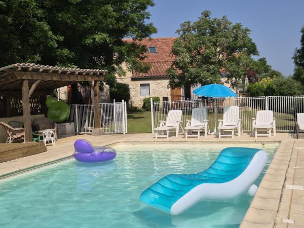 A la foto es mostra l'objecte Gîte de 9 personnes avec piscine situat a la ciutat de Salviac.