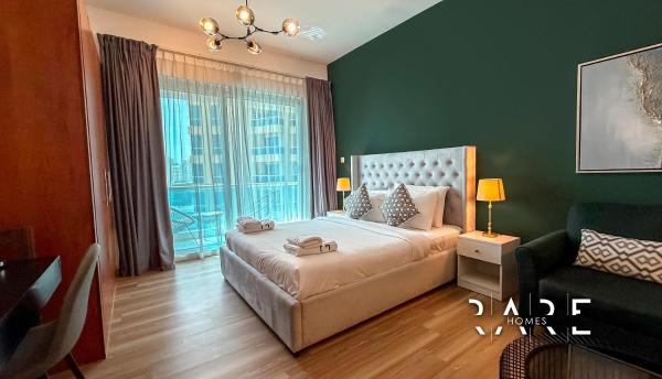 A la foto es mostra l'objecte Rare Holiday Homes - Lake View - The Crescent Tower A - Near Me'aisem Mall - R702 situat a la ciutat de Dubai.