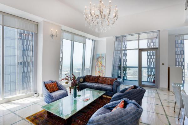 Cayan Tower Dubai Marina - Mint Stay, Dubai