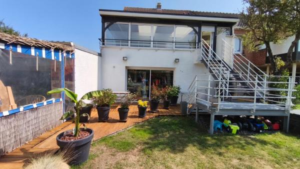 Na fotografii je vidět objekt Bololo House nacházející se ve městě Leffrinckoucke.