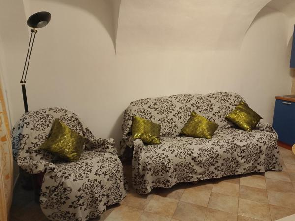 A la foto es mostra l'objecte Casa Nadia situat a la ciutat de Isolabona.