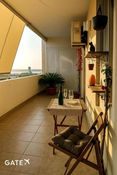 照片显示了位于Macchie市的Gate 10物件。