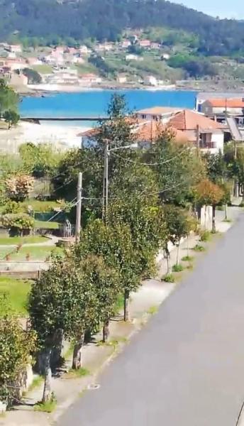 Op de foto is het object Apt with terrace near the beach te zien, gelegen in de stad Bornalle.