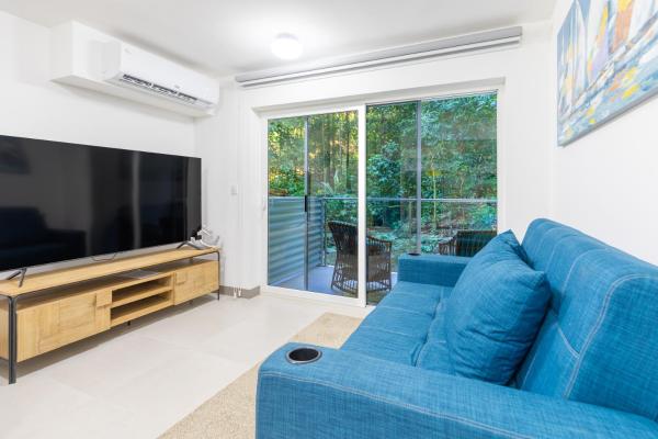 Στη φωτογραφία φαίνεται το αντικείμενο Playa Mantas CAMA QUEEN A-C 400MB που βρίσκεται στην πόλη Tarcoles.