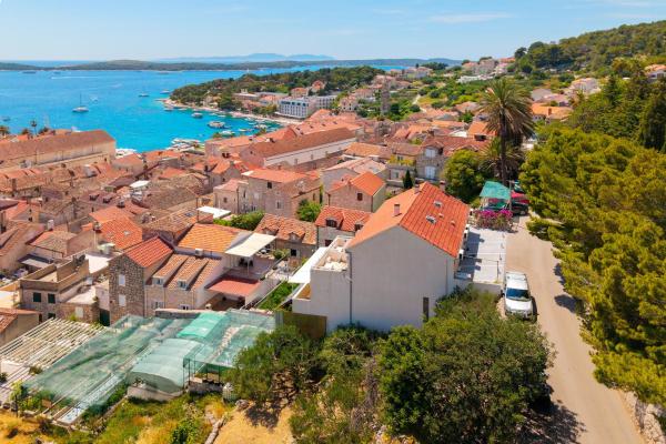 A la foto es mostra l'objecte Apartments ''Tri Sestrice'' - ZF Hvar situat a la ciutat de Hvar.