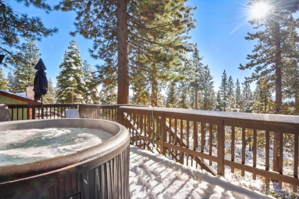 Kings Beach Family Retreat - Lake Views And Hot Tub - Lago Tahoe