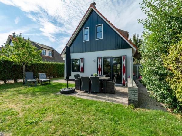 Na zdjęciu widoczny jest obiekt Villa in Callantsoog near Beach & Sea położony w mieście Callantsoog.
