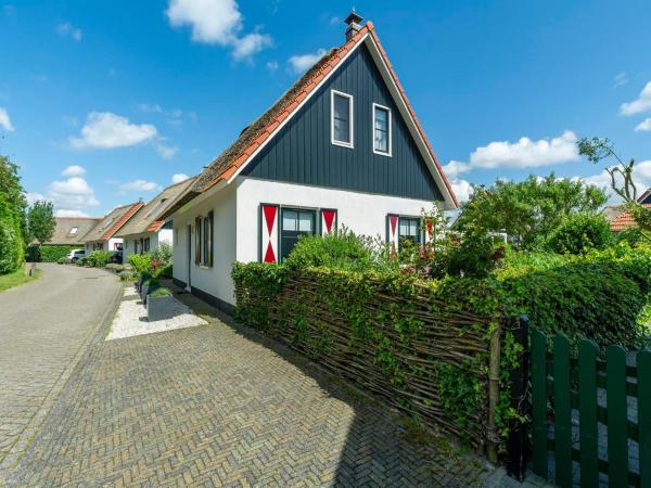 Na zdjęciu widoczny jest obiekt Villa in Callantsoog near the Beach położony w mieście Callantsoog.