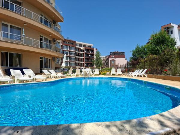 A la foto es mostra l'objecte Sineva Apartments situat a la ciutat de Ravda.