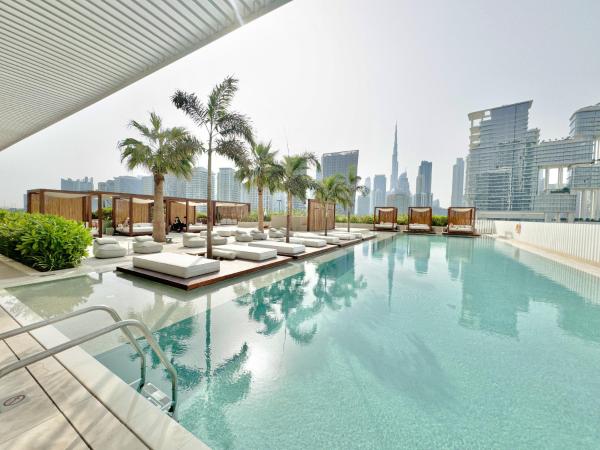 På billedet ses objektet Modern Studio at Upside Living, Business Bay with Burj Khalifa View beliggende i byen Dubai.