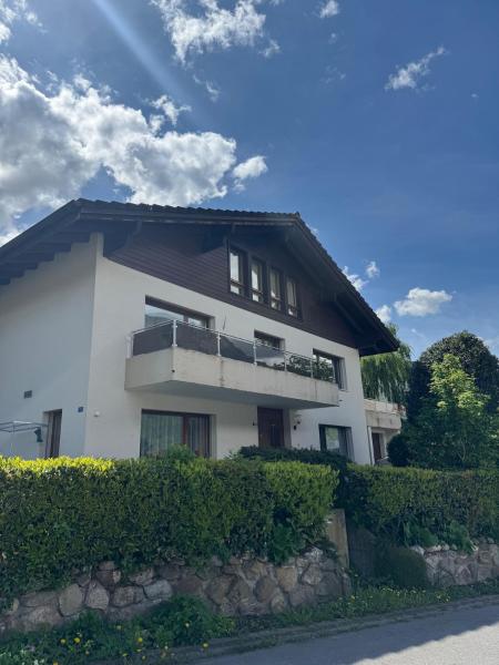 Na zdjęciu widoczny jest obiekt Large vacation home with mountain views położony w mieście Quarten.