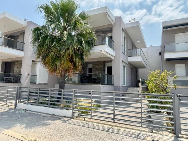 En la foto se muestra el objeto Cornelia Lux Suites ubicado en la ciudad de Ofrinion.