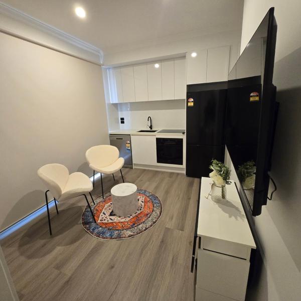 Auf dem Foto ist das Objekt Modern and Chic Home in Fraser Rise in der Stadt Plumpton zu sehen.