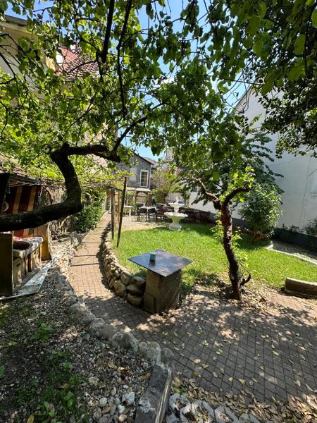 A la foto es mostra l'objecte APARTMENT Wohnung 1 ZKB 2 Betten Zentral Idar Oberstein situat a la ciutat de Oberbrombach.