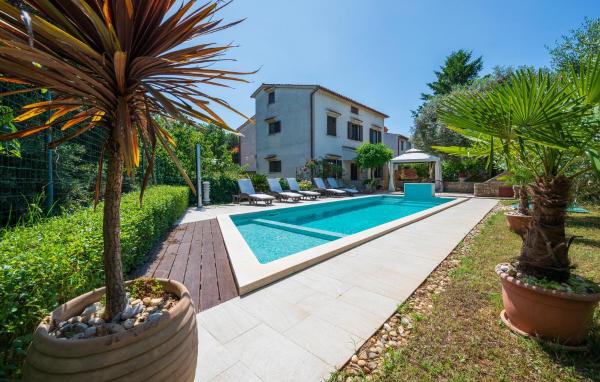 Awesome Home In Pula With Wifi - 普拉