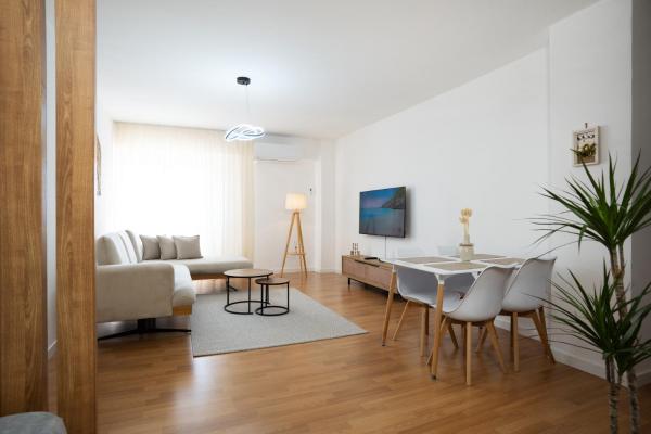 Na fotografii je vidět objekt DEHA Apartments nacházející se ve městě Durrës.