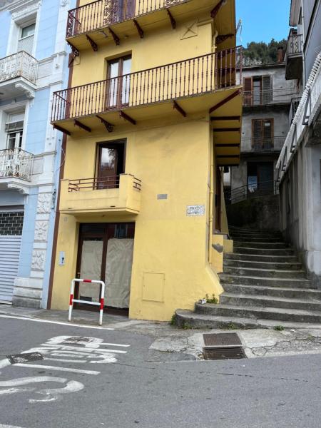 Nella foto è visibile l'oggetto Appartamento PAPALEO situato nella città di Lauria Inferiore.