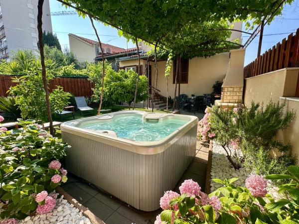Historic Villa With Private Hot Tub & Garden - Split