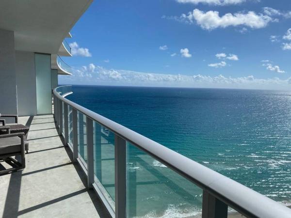 Wonderful Views At Lyfe Resort Rent4us - Davie, FL