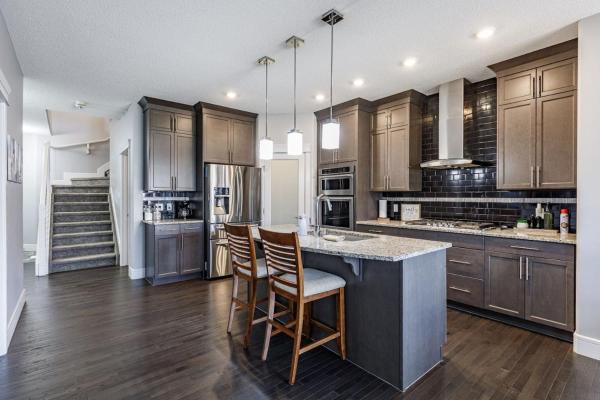 Group Getaway With Yard, Sleeps 13, Near Yeg Airpt - Edmonton