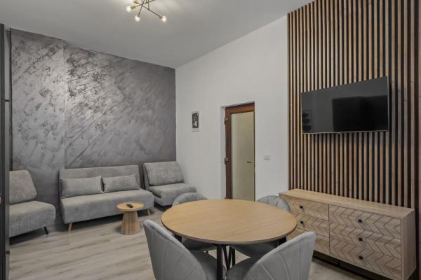 A la foto es mostra l'objecte Interbelic Villa close to Old Town situat a la ciutat de Bucarest.